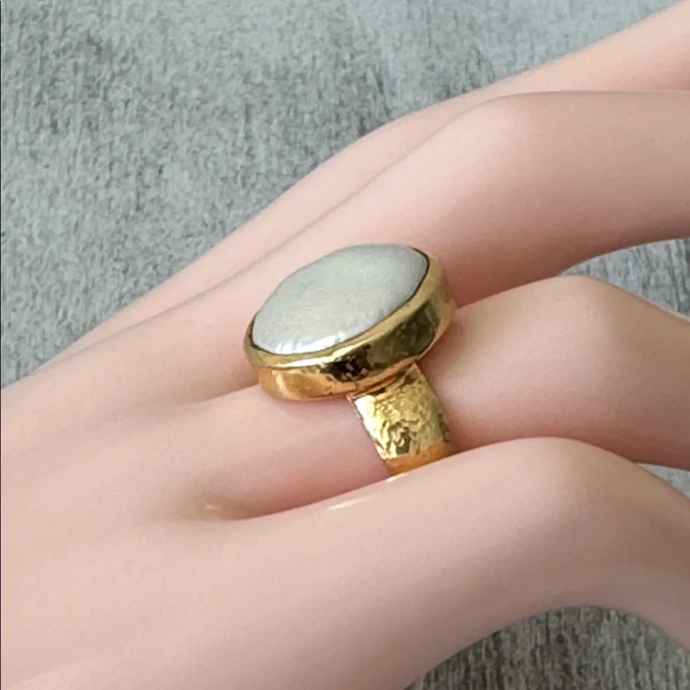 SHAANTI JEWELS Gold Plated 925 Sterling Silver Baroque Moth of Pearl Ring 7.5